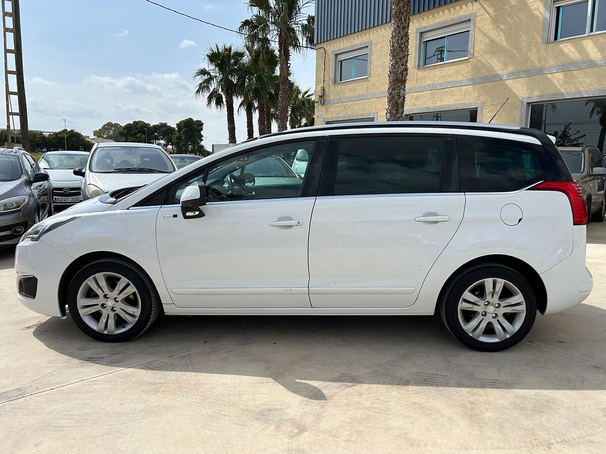 PEUGEOT 5008 STYLE 1.6 HDI AUTO SPANISH LHD IN SPAIN 91000 MILES 7 SEATS 2015